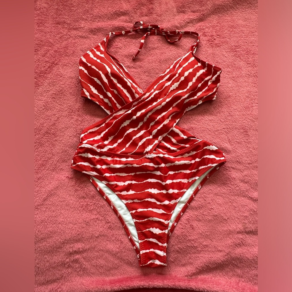 One piece bathing suit